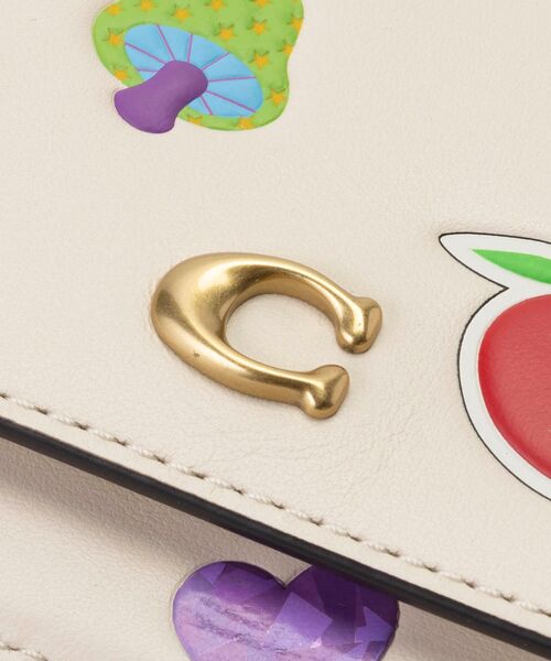 COACH（コーチ）の「ミラ スモール フラップ ウォレット・ステッカー プリント（財布・レディース・ホワイト系その他・ONE）」の14枚目の写真