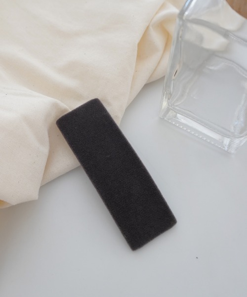 ammy.(エイミードット)の「【 ammy. / エイミードット 】 ディープカラー ベロア ヘアピン(ヘアピン・レディース・ブラウン/ブラウン系/ブラック/ホワイト系/アイボリー/ブラック系/グレー/バーガンディー/グリーン系/グリーン/レッド/レッド系・FREE)」の5枚目の写真