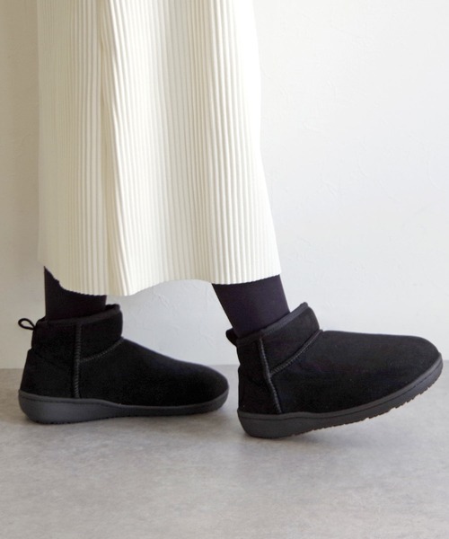 Minnetonka（ミネトンカ）の「MINNETONKA ミネトンカ / アンクルスリッパーブーツ ANKLE SLIPPER BOOTS（ブーツ・レディース・ブラック/ブラウン/グレー・M/S/XL/L）」の2枚目の写真