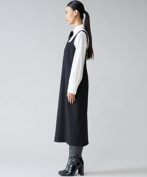 Tiara（ティアラ）の「Iラインクラシカルワンピース（ワンピース・レディース・ベージュ/ブラック・2/3）」の3枚目の写真