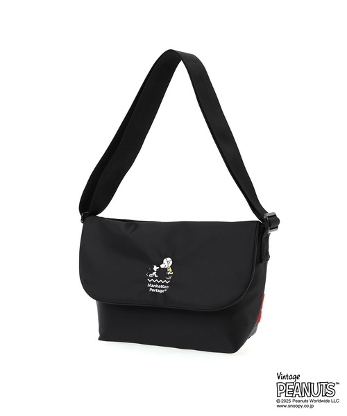 Manhattan Portage（マンハッタンポーテージ）の「CASUAL MESSENGER SLIM BP W/DIV MGNT PEANUTS 25（メッセンジャーバッグ・レディース・ブラック・SMALL）」の6枚目の写真