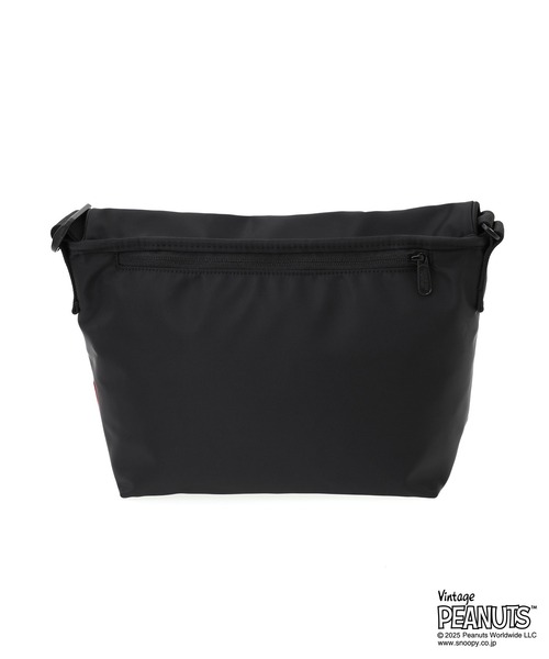 Manhattan Portage（マンハッタンポーテージ）の「CASUAL MESSENGER SLIM BP W/DIV MGNT PEANUTS 25（メッセンジャーバッグ・レディース・ブラック・SMALL）」の9枚目の写真