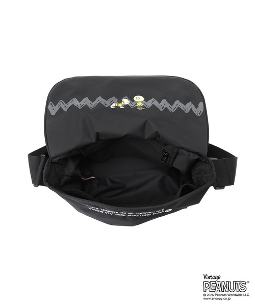 Manhattan Portage（マンハッタンポーテージ）の「CASUAL MESSENGER SLIM BP W/DIV MGNT PEANUTS 25（メッセンジャーバッグ・レディース・ブラック・SMALL）」の11枚目の写真