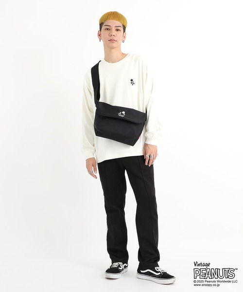 Manhattan Portage（マンハッタンポーテージ）の「CASUAL MESSENGER SLIM BP W/DIV MGNT PEANUTS 25（メッセンジャーバッグ・レディース・ブラック・SMALL）」の5枚目の写真