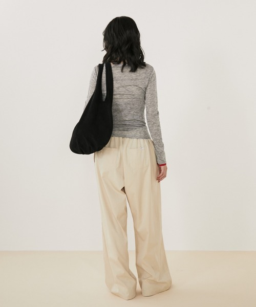 MERLOT（メルロー）の「フェイクレイヤードシアーヘンリーネックロンT（Tシャツ/カットソー・レディース・ネイビー/ライトグレー・FREE）」の11枚目の写真