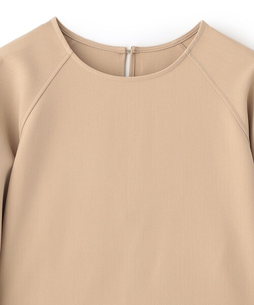 BIANCA(ビアンカ)の「【オンオフ着回し】大人の洗練プルオーバー(Tシャツ/カットソー・レディース・ベージュ/ダークネイビー/オフホワイト・38)」の6枚目の写真