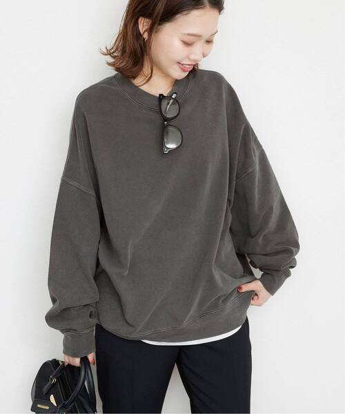 SLOBE IENA(スローブイエナ)の「《WEB限定/追加2》ビックシルエットピグメント裏毛プルオーバー(スウェット・レディース・ネイビー/ブラック系その他/ベージュ・FREE)」の2枚目の写真