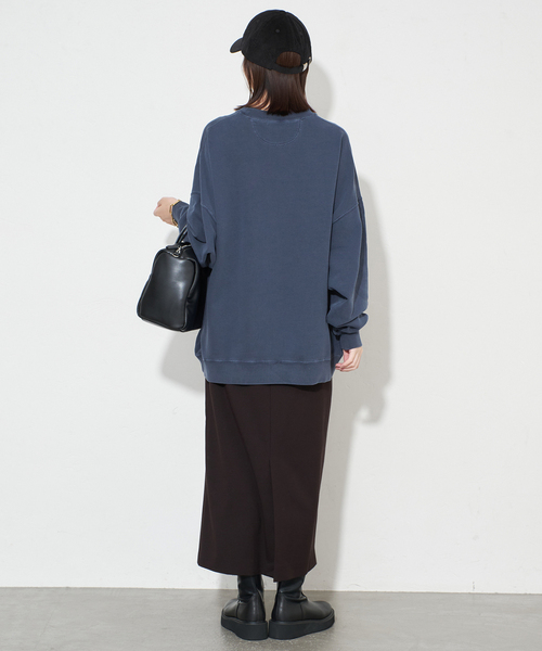 SLOBE IENA(スローブイエナ)の「《WEB限定/追加2》ビックシルエットピグメント裏毛プルオーバー(スウェット・レディース・ネイビー/ブラック系その他/ベージュ・FREE)」の14枚目の写真