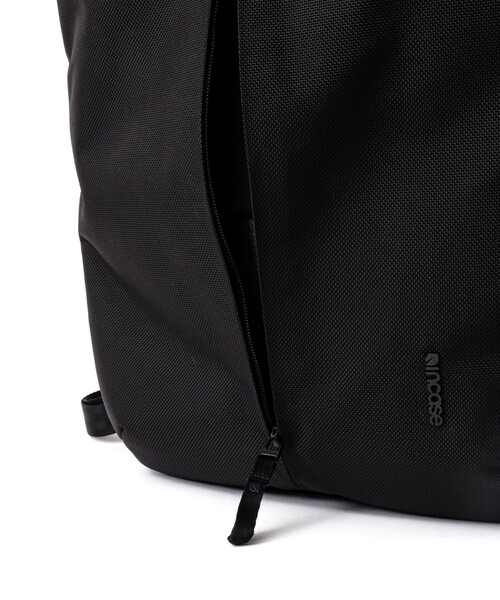 NOLLEY’S（ノーリーズ）の「【Incase/インケース】Tracks Two-Way Brief（バックパック/リュック・メンズ・ブラック・FREE）」の5枚目の写真