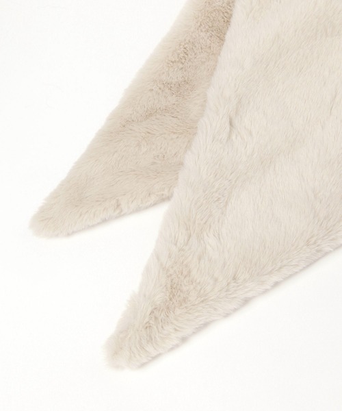studio CLIP(スタディオクリップ)の「フェイクファーBIG三角ストール(ストール/ショール・レディース・ナチュラル/モカ・FREE)」の7枚目の写真