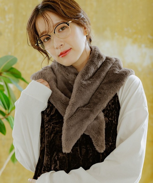 studio CLIP(スタディオクリップ)の「フェイクファーBIG三角ストール(ストール/ショール・レディース・ナチュラル/モカ・FREE)」の14枚目の写真