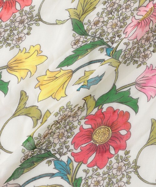 MACKINTOSH LONDON（マッキントッシュ ロンドン）の「【婦人画報11月号掲載】colomboバイブリーフラワースカーフ（マフラー・レディース・オフホワイト・FREE）」の4枚目の写真