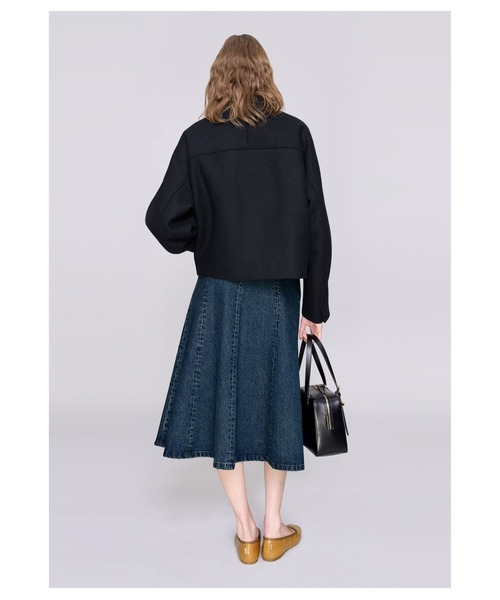 A.P.C.（アーペーセー）の「VESTE BECCA/ボクシーブルゾン（その他アウター・レディース・ダークネイビー/ブラウン系その他・34/36/38）」の8枚目の写真