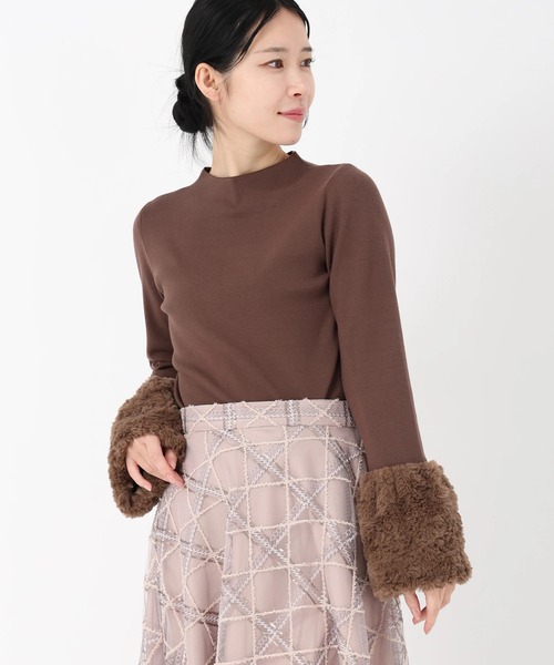 STRAWBERRY-FIELDS（ストロベリーフィールズ）の「シェルストレッチ_袖口フェイクファーニット（ニット/セーター・レディース・キナリ/モカ・2）」の13枚目の写真