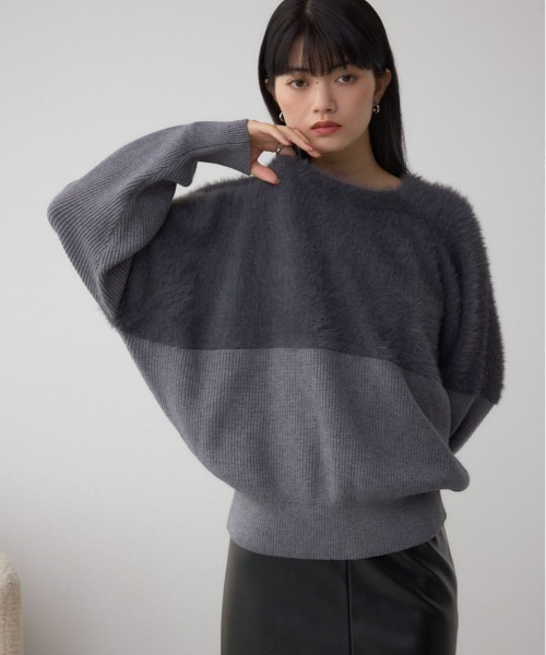 AZUL by moussy（アズールバイマウジー）の「シャギー切替ドルマンニット（ニット/セーター・レディース・アイボリー/ブラック/グレー・FREE）」の3枚目の写真