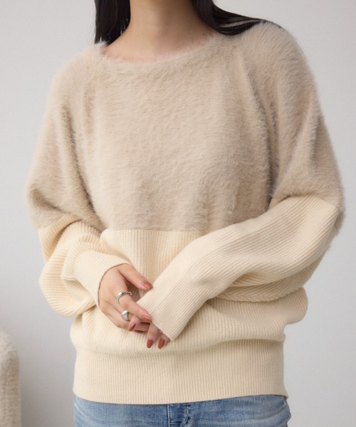 AZUL by moussy（アズールバイマウジー）の「シャギー切替ドルマンニット（ニット/セーター・レディース・アイボリー/ブラック/グレー・FREE）」の2枚目の写真