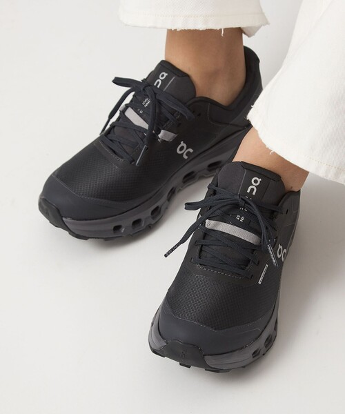 On(オン)の「<On>Cloudvista 2 Waterproof スニーカー(スニーカー・レディース・ブラック・25cm/23.5cm/24cm/23cm/24.5cm)」の2枚目の写真
