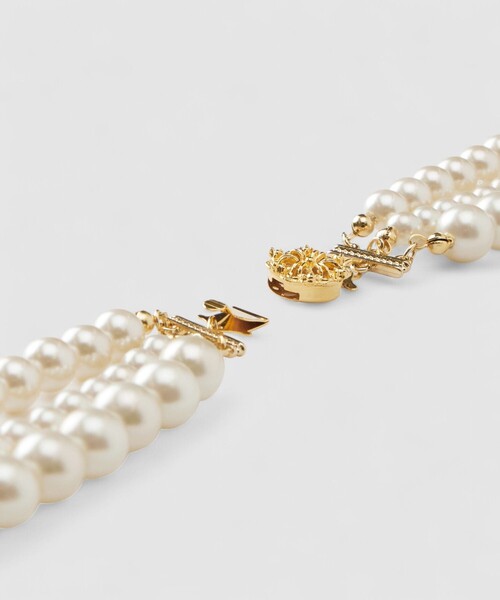 allureville（アルアバイル）の「3連パールネックレス（ネックレス・レディース・オフホワイト・FREE）」の6枚目の写真