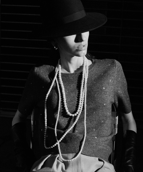 allureville（アルアバイル）の「3連パールネックレス（ネックレス・レディース・オフホワイト・FREE）」の2枚目の写真