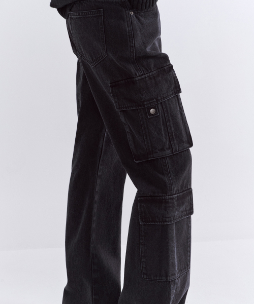 MUSINSA STANDARD WOMAN（ムシンサスタンダードウーマン）の「ウィメンズセミブーツカットマルチカーゴデニムパンツ[ウォッシュドブラック]（デニムパンツ・レディース・その他・30/24/25/26/27/28/29）」の5枚目の写真