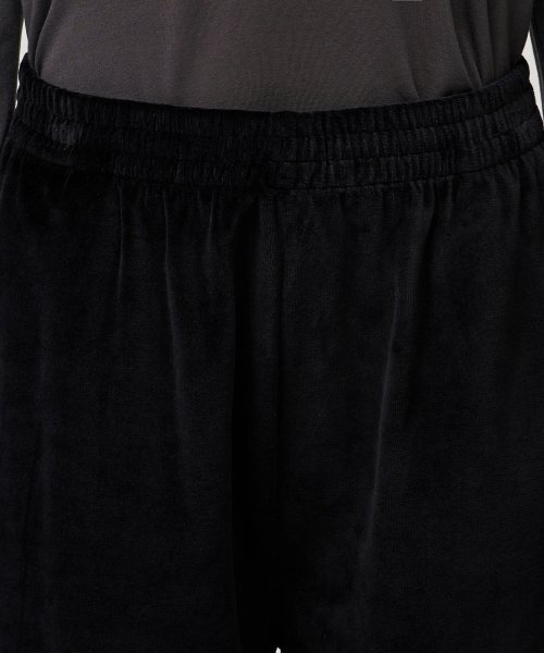 MUSINSA STANDARD WOMAN（ムシンサスタンダードウーマン）の「レディースベロアラウンジパンツ[ブラック]（スウェットパンツ・レディース・その他・SMALL/MEDIUM/LARGE/X-SMALL）」の3枚目の写真