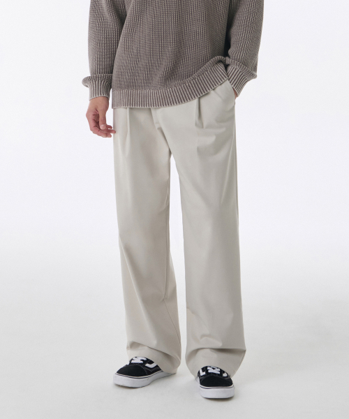 MUSINSA STANDARD（ムシンサスタンダード）の「ブラシドワンタックワイドバンディングスラックス[ダスティクリーム]（スラックス・メンズ・その他・40/38/42/36/34/32/30/26/28）」の2枚目の写真