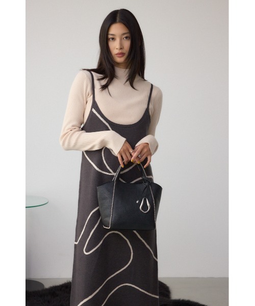 AZUL by moussy（アズールバイマウジー）の「メタルパーツミニトートバッグ（ショルダーバッグ・レディース・ダークグリーン/ブラック/グレイッシュベージュ・FREE）」の5枚目の写真