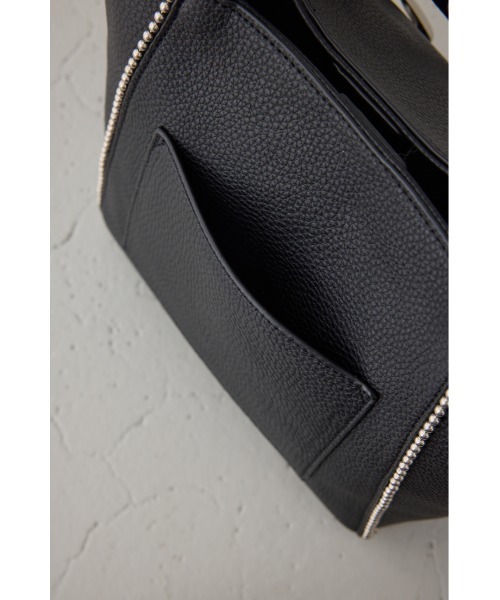 AZUL by moussy（アズールバイマウジー）の「メタルパーツミニトートバッグ（ショルダーバッグ・レディース・ダークグリーン/ブラック/グレイッシュベージュ・FREE）」の14枚目の写真