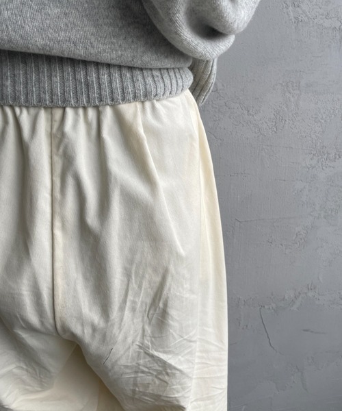 mizuiroind（ミズイロインド）の「[mizuiro ind/ミズイロインド] コーデュロイ タック ワイドパンツ（その他パンツ・レディース・アイボリー/ブラック・F）」の4枚目の写真