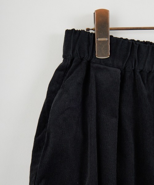 mizuiroind（ミズイロインド）の「[mizuiro ind/ミズイロインド] コーデュロイ タック ワイドパンツ（その他パンツ・レディース・アイボリー/ブラック・F）」の19枚目の写真