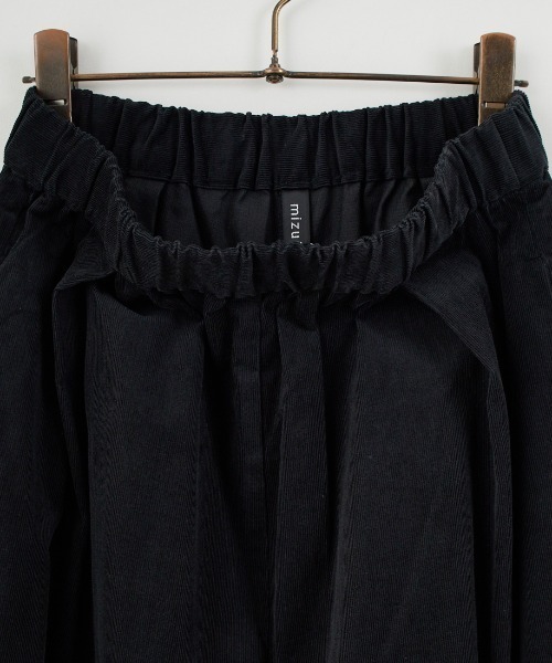 mizuiroind（ミズイロインド）の「[mizuiro ind/ミズイロインド] コーデュロイ タック ワイドパンツ（その他パンツ・レディース・アイボリー/ブラック・F）」の16枚目の写真