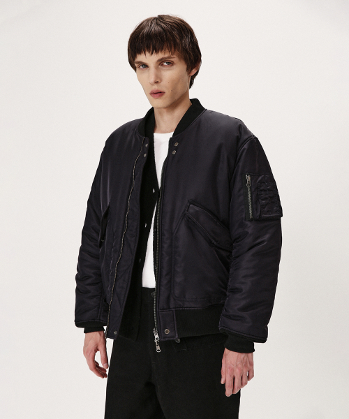 SHIRTER(シャーター)の「NYLON REVERSIBLE BOMBER JUMPER (PURPLE BLACK)(ブルゾン・メンズ・その他・MEDIUM/LARGE/SMALL)」の5枚目の写真