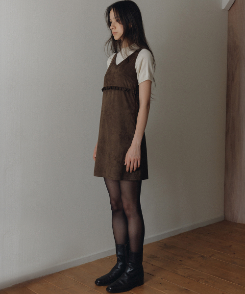 ANDNEEDS(アンドニーズ)の「Veta suede frill dress (brown)(ワンピース・レディース・その他・SMALL/MEDIUM)」の2枚目の写真