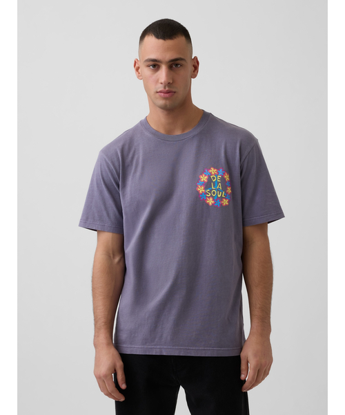 GAP(ギャップ)の「◆デ・ラ・ソウル リラックスフィット グラフィックTシャツ(Tシャツ/カットソー・メンズ・パープル系その他・XS/S/M/L/XL)」の2枚目の写真