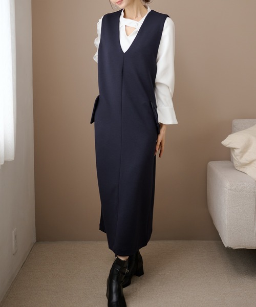 DAYRA(デイラ)の「Vネック ダブルポケット ノースリーブ ロング ワンピース(ワンピース・レディース・ブラック/ネイビー/ブラウン/グレー/グリーン/グレイッシュベージュ・FREE)」の6枚目の写真