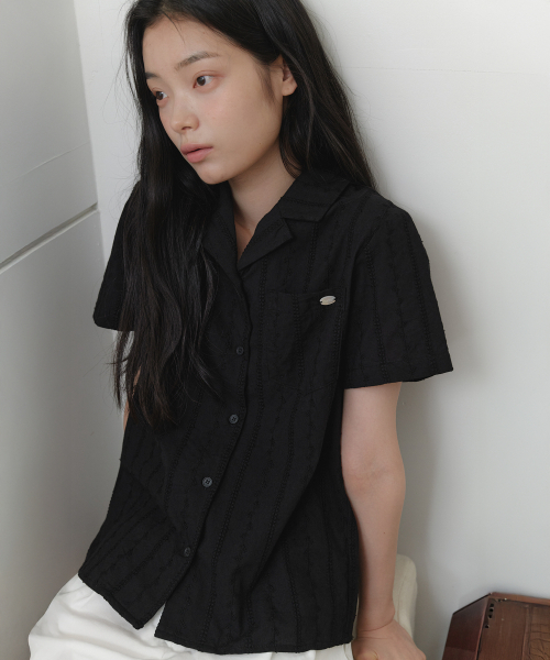 YUPPE(ヨッペ)の「LACE OLIVE SHIRT_BLACK(シャツ/ブラウス・レディース・その他・FREE)」の2枚目の写真