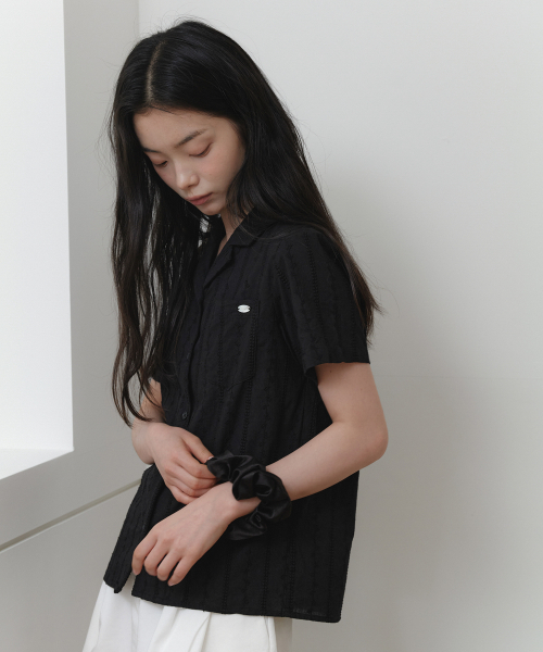 YUPPE(ヨッペ)の「LACE OLIVE SHIRT_BLACK(シャツ/ブラウス・レディース・その他・FREE)」の3枚目の写真