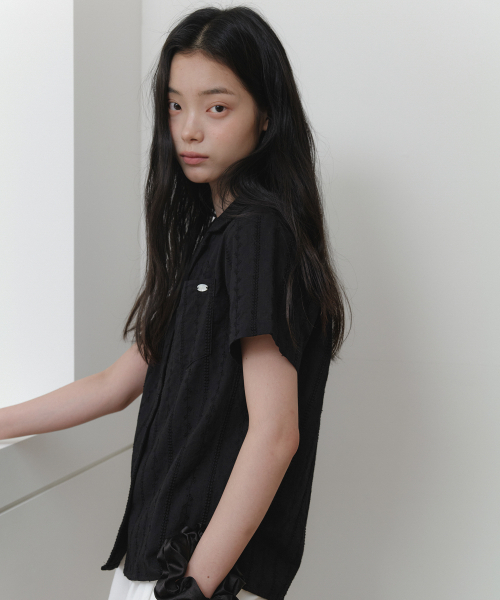 YUPPE(ヨッペ)の「LACE OLIVE SHIRT_BLACK(シャツ/ブラウス・レディース・その他・FREE)」の4枚目の写真