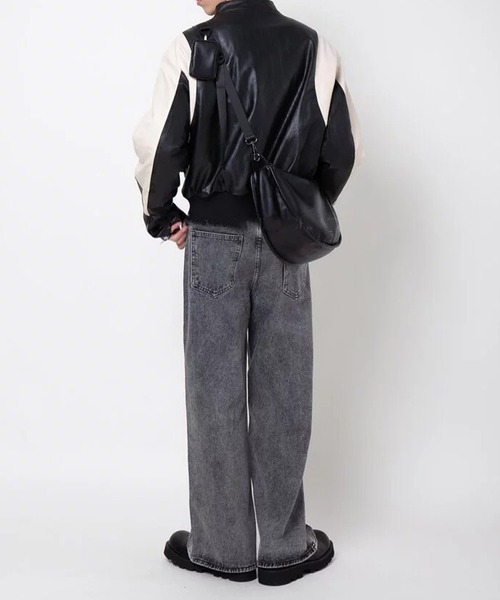 WESTBOY（ウエストボーイ）の「レザーライク カーブ ビッグショルダーバッグ WO25W12BG04（ショルダーバッグ・メンズ・ブラック・FREE）」の3枚目の写真