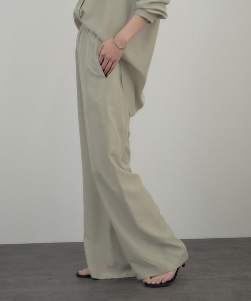 SALON adam et rope'（サロン アダム エ ロペ）の「[26SS]GENTLE SILK パンツ / セットアップ対応・洗える（その他パンツ・レディース・ベージュ系その他/ブラック・S/M）」の15枚目の写真