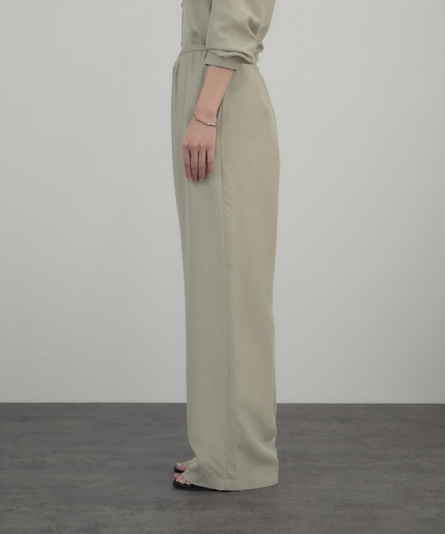 SALON adam et rope'（サロン アダム エ ロペ）の「[26SS]GENTLE SILK パンツ / セットアップ対応・洗える（その他パンツ・レディース・ベージュ系その他/ブラック・S/M）」の17枚目の写真