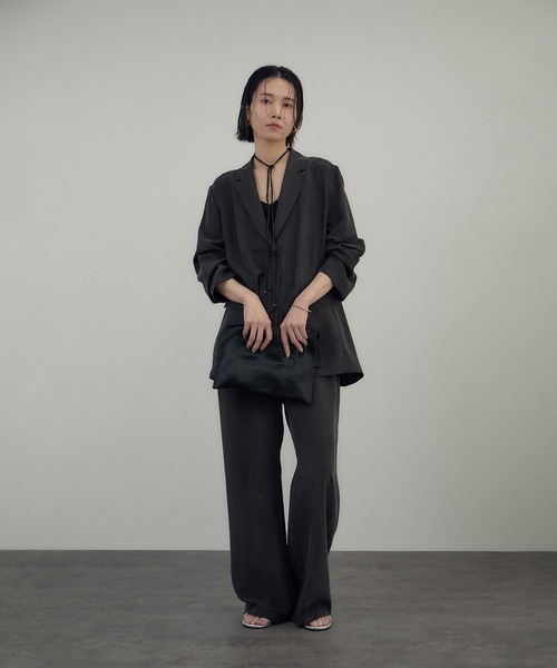 SALON adam et rope'（サロン アダム エ ロペ）の「[26SS]GENTLE SILK パンツ / セットアップ対応・洗える（その他パンツ・レディース・ベージュ系その他/ブラック・S/M）」の6枚目の写真