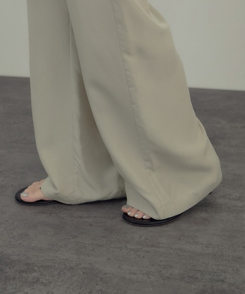 SALON adam et rope'（サロン アダム エ ロペ）の「[26SS]GENTLE SILK パンツ / セットアップ対応・洗える（その他パンツ・レディース・ベージュ系その他/ブラック・S/M）」の11枚目の写真