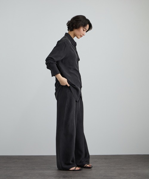 SALON adam et rope'（サロン アダム エ ロペ）の「[26SS]GENTLE SILK パンツ / セットアップ対応・洗える（その他パンツ・レディース・ベージュ系その他/ブラック・S/M）」の22枚目の写真