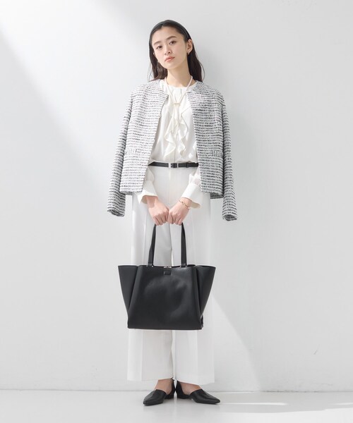 INDIVI(インディヴィ)の「【A4収納可能/合皮】キャリアタックバッグ(トートバッグ・レディース・チャコールグレー/ブラック/ベージュ・00)」の14枚目の写真