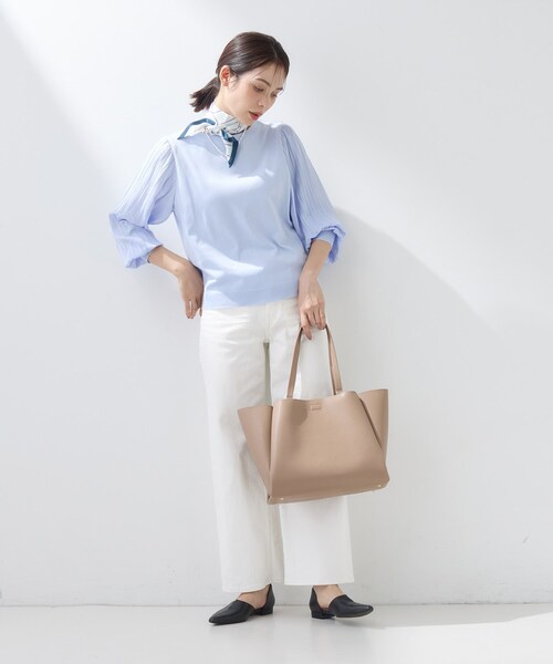 INDIVI(インディヴィ)の「【A4収納可能/合皮】キャリアタックバッグ(トートバッグ・レディース・チャコールグレー/ブラック/ベージュ・00)」の16枚目の写真