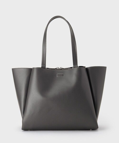 INDIVI(インディヴィ)の「【A4収納可能/合皮】キャリアタックバッグ(トートバッグ・レディース・チャコールグレー/ブラック/ベージュ・00)」の17枚目の写真