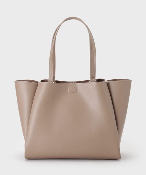 INDIVI(インディヴィ)の「【A4収納可能/合皮】キャリアタックバッグ(トートバッグ・レディース・チャコールグレー/ブラック/ベージュ・00)」の9枚目の写真