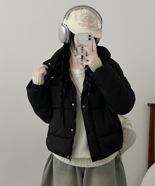 VIVID LADY(ビビッドレディー)の「フード付き 中綿ダウンジャケット(ブルゾン・レディース・ライトベージュ/ブラック・FREE)」の5枚目の写真