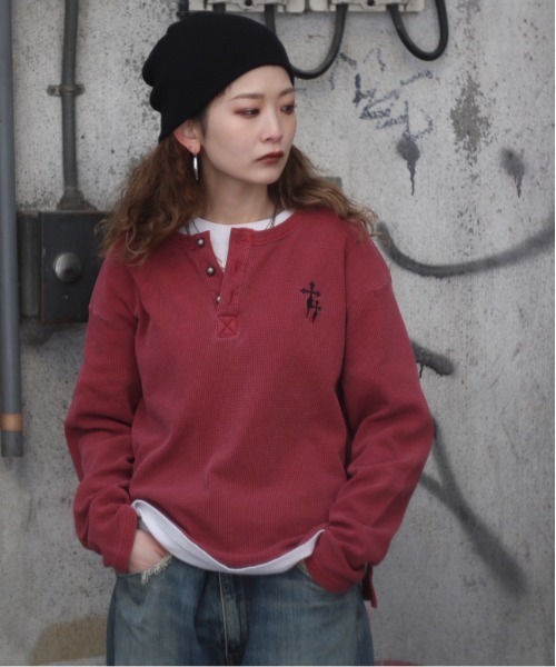bike star(バイクスター)の「BIKE STAR ワンポイント刺繍ワッフルヘンリーネックロンT(Tシャツ/カットソー・メンズ・レッド/チャコールグレー/ブラック・L/M)」の3枚目の写真